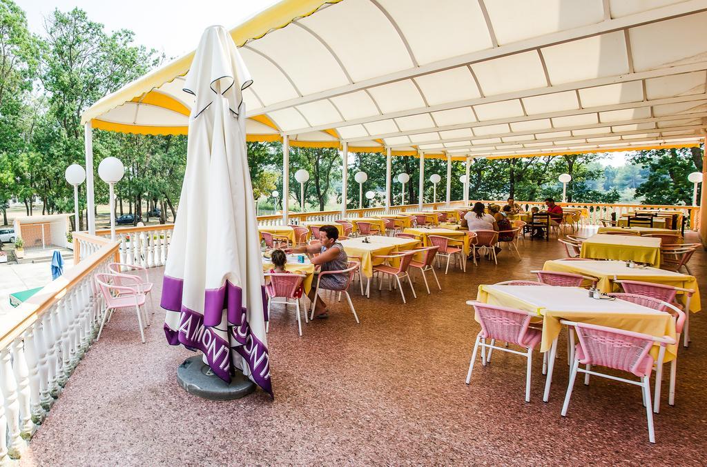 Hotel Htp Velika Plaza Ulcinj Habitación foto