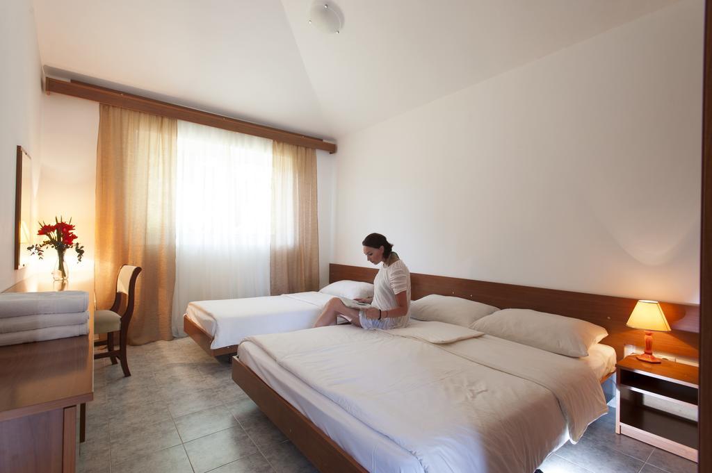 Hotel Htp Velika Plaza Ulcinj Habitación foto
