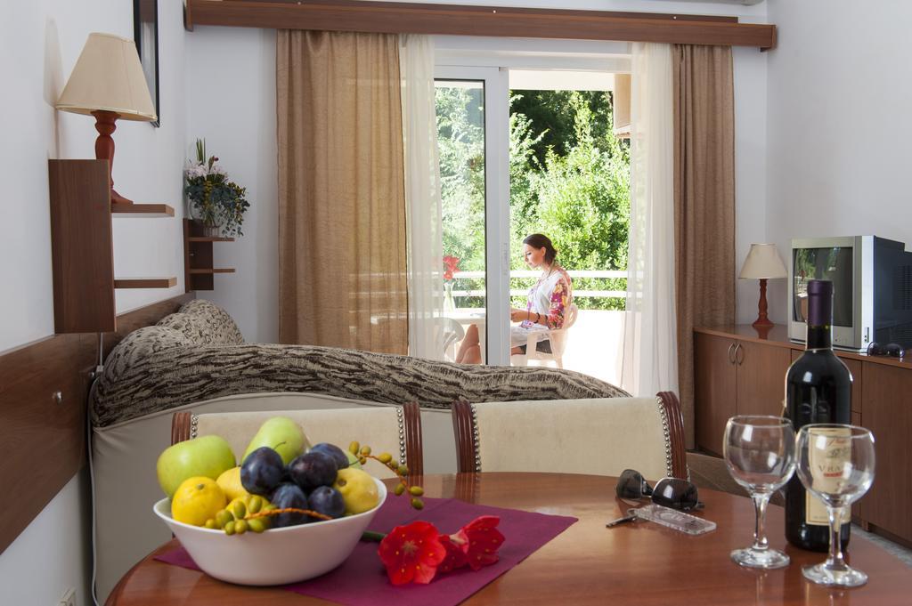 Hotel Htp Velika Plaza Ulcinj Habitación foto