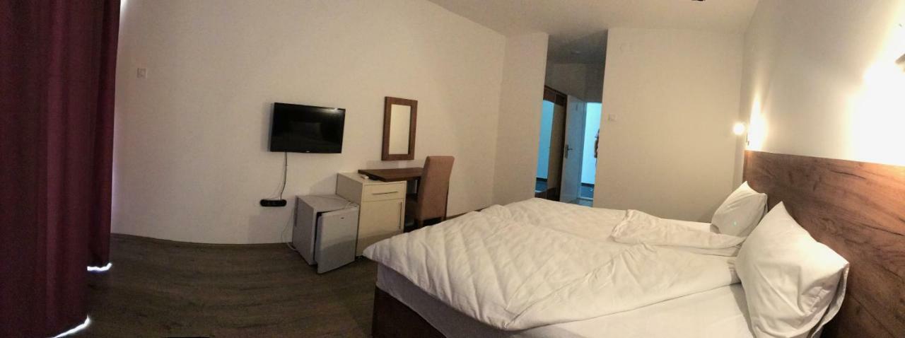 Hotel Htp Velika Plaza Ulcinj Exterior foto